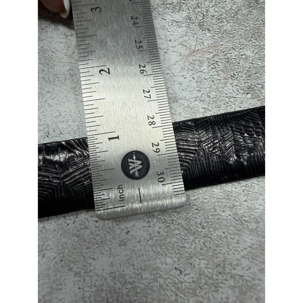 Halston Italian Calf Leather Belt Womens Large Black Textured Solid Brass Buckle - Picture 5 of 6